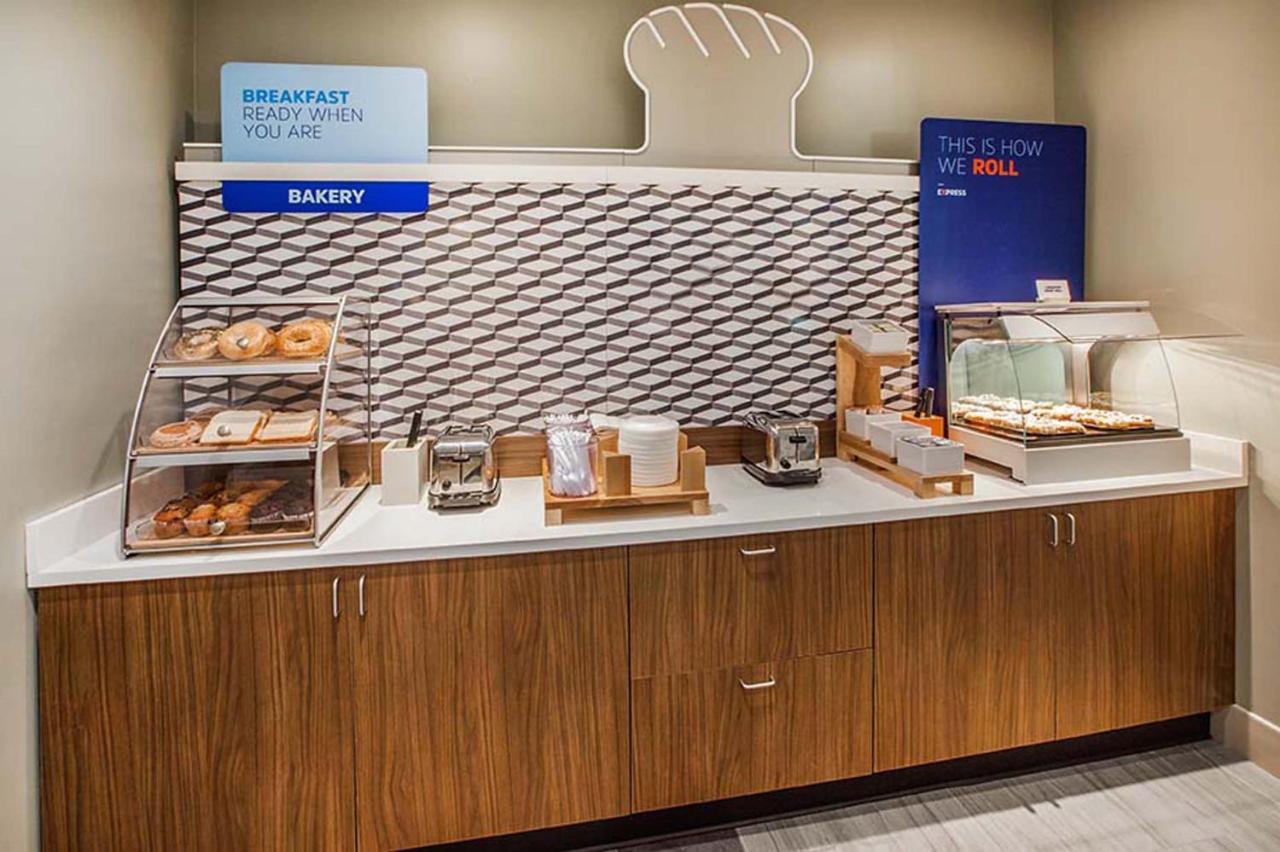 Holiday Inn Express East Peoria - Riverfront By Ihg Luaran gambar